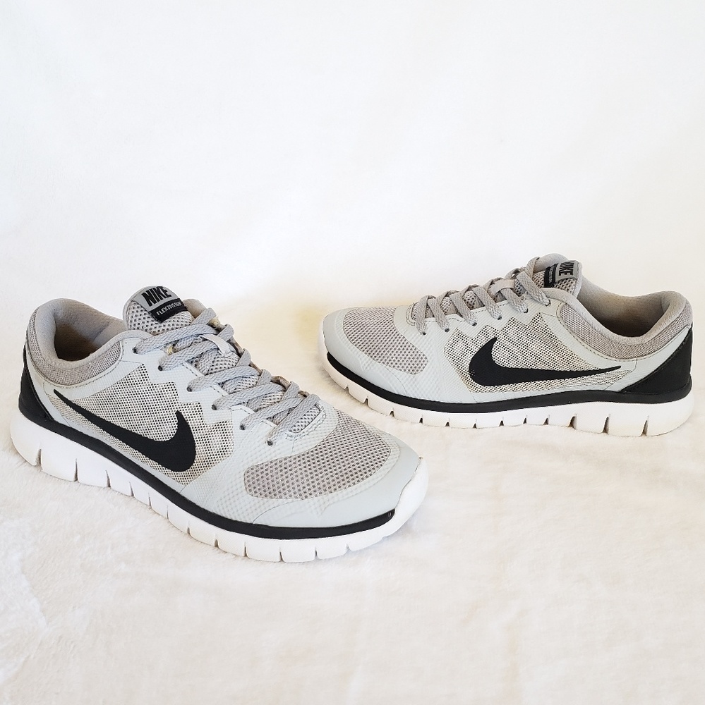 Nike Flex Athletic Running Sneakers size 6Y gray